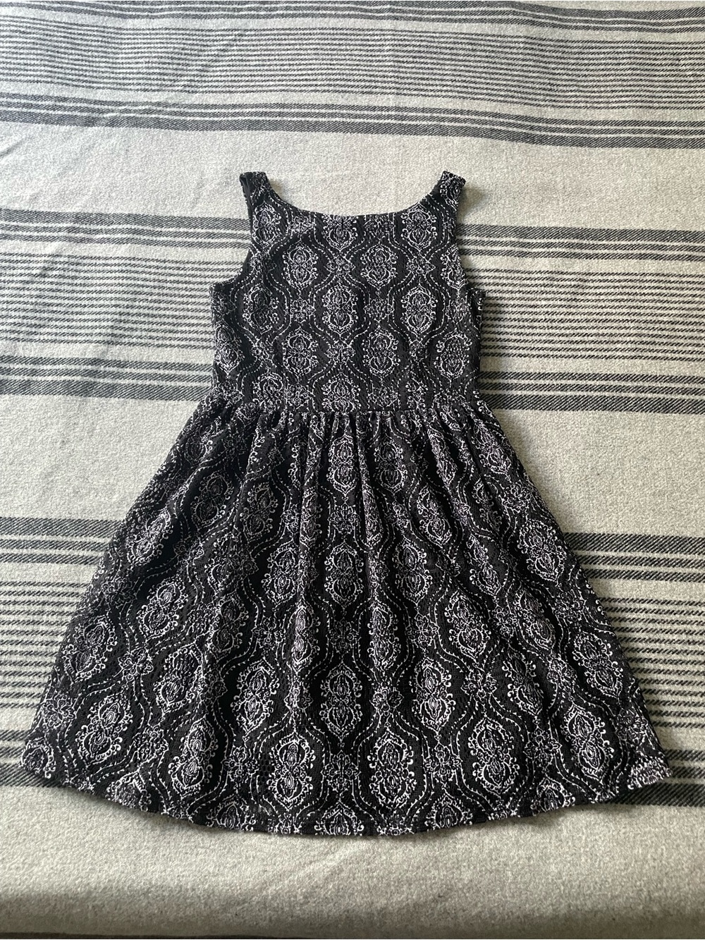 Xhilaration S/P Black Sleeveless Printed Fit Flare Dress